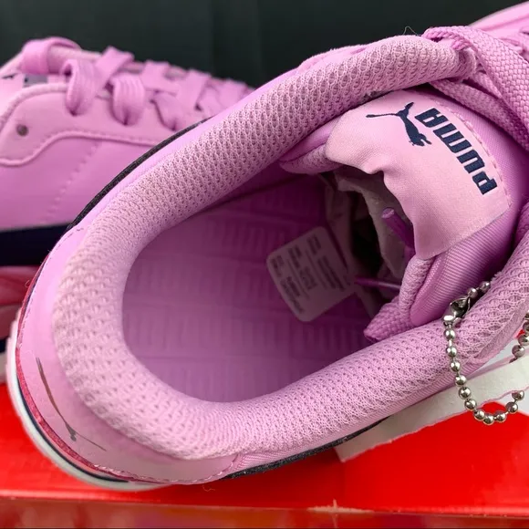 Puma ST Runner V2 Pink Size 5.5 Youth / 7 Womens