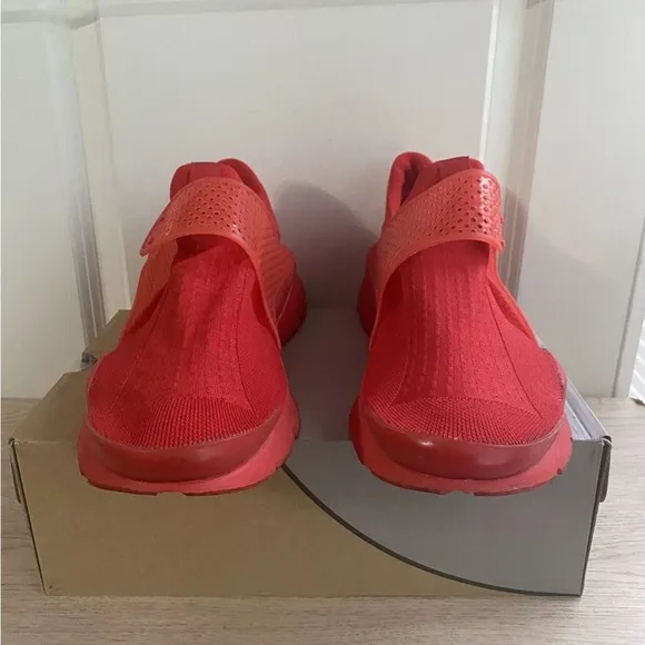 RARE NIKE SOCK DART SNEAKERS SHOES “Triple Red”- SZ 11