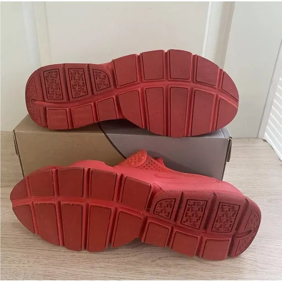 RARE NIKE SOCK DART SNEAKERS SHOES “Triple Red”- SZ 11