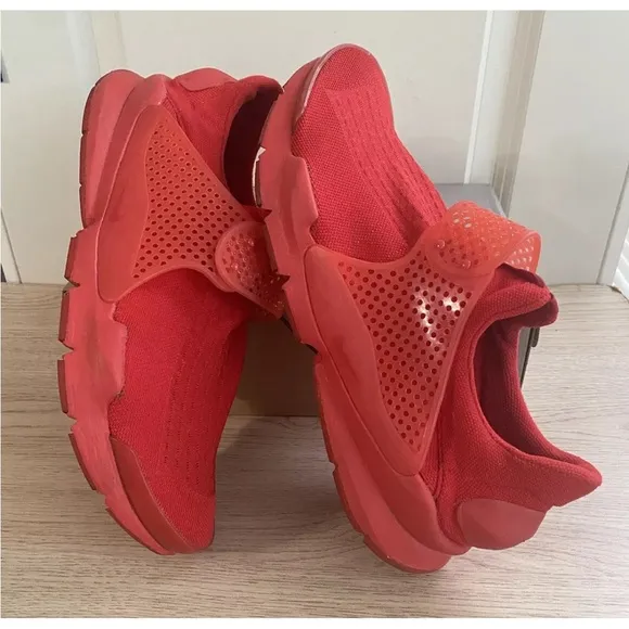 RARE NIKE SOCK DART SNEAKERS SHOES “Triple Red”- SZ 11