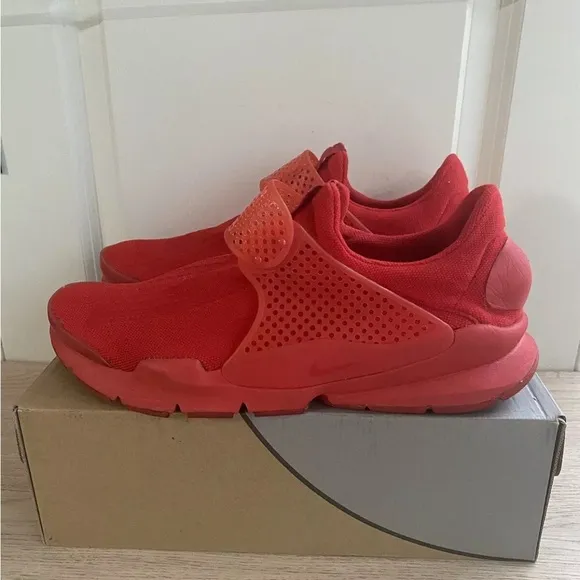 RARE NIKE SOCK DART SNEAKERS SHOES “Triple Red”- SZ 11