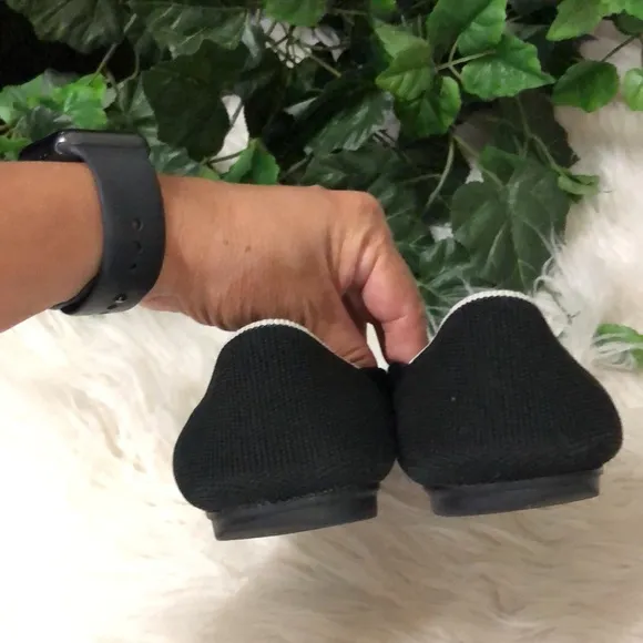 Rothy’s round toe black shoes