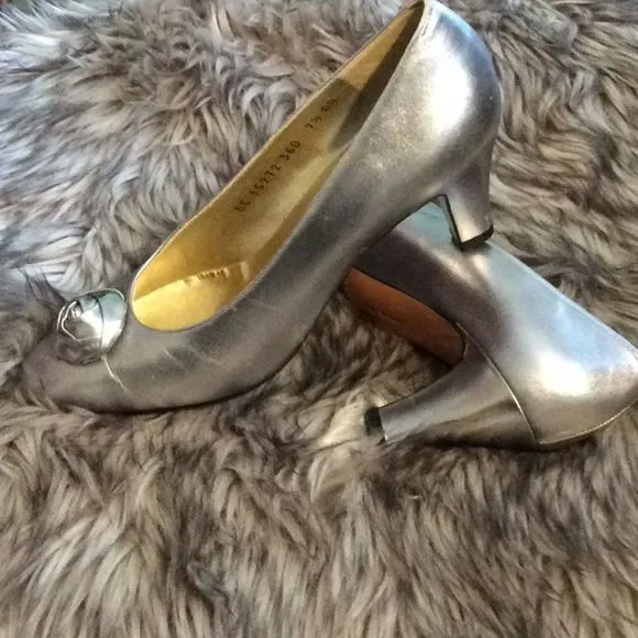 💞SALVATORE FARRAGAMO💞silver shoes