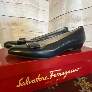 Salvatore Ferragamo Black leather with bow…