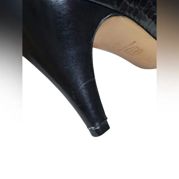Salvatore Ferragamo .Black Leather Women's Shoes