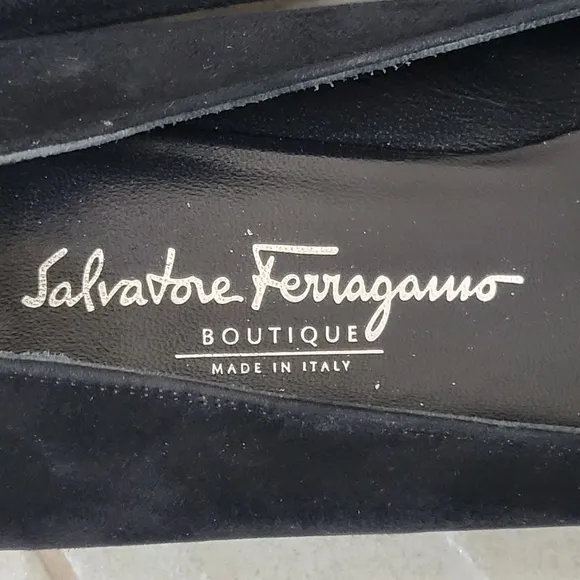 Salvatore Ferragamo Boutique Daria Suede Low Heel Size 11.