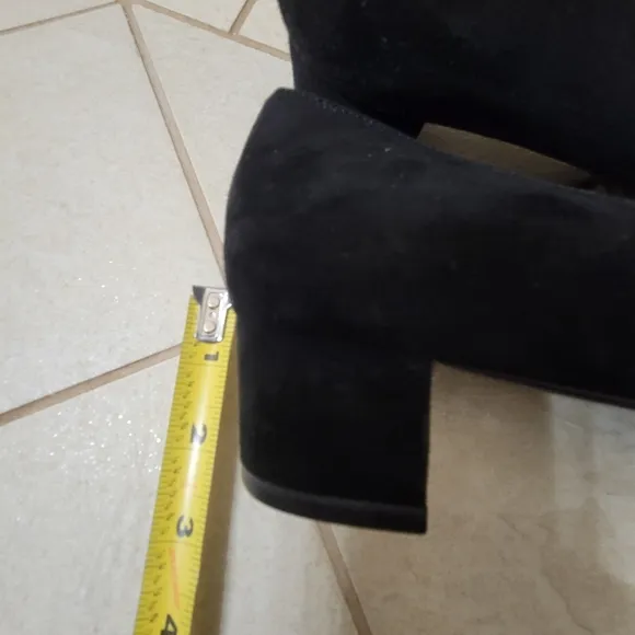 Salvatore Ferragamo Boutique Daria Suede Low Heel Size 11.