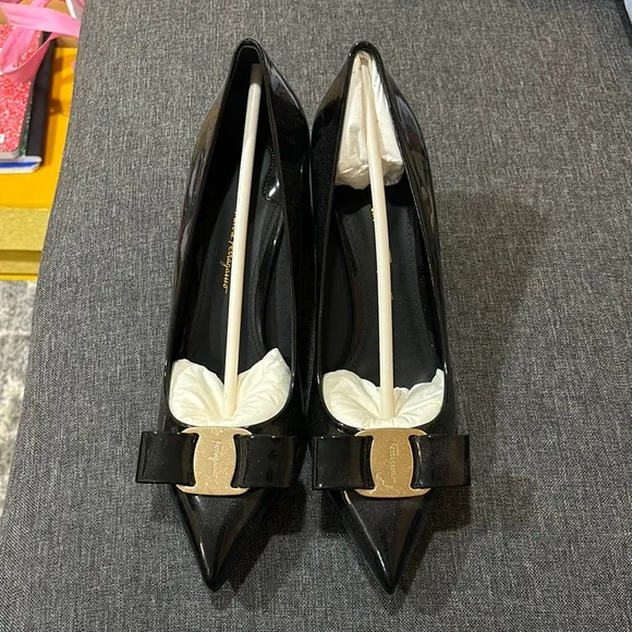 Salvatore Ferragamo Elegant Black Women's Shoes with Bow Detail