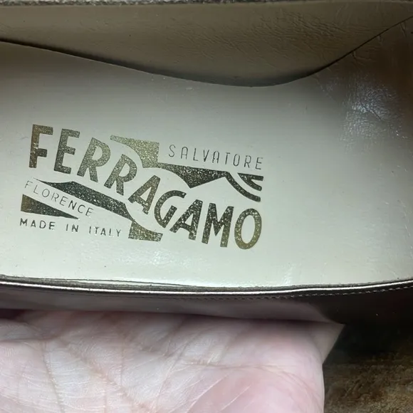 Salvatore Ferragamo Leather Copper and Black Patent Leather Pumps Heels Sz 9