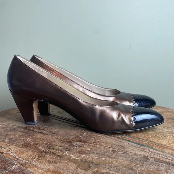 Salvatore Ferragamo Leather Copper and Black Patent Leather Pumps Heels Sz 9