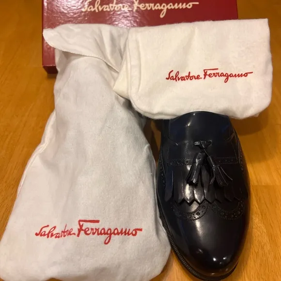Salvatore Ferragamo Lucas, navy blue, size 13D, never worn