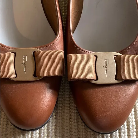 Salvatore Ferragamo  VARA. Women's Brown Leather Shoes