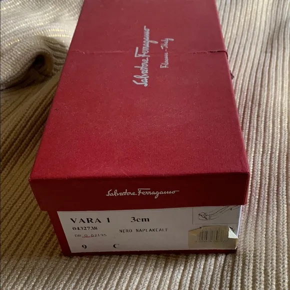 Salvatore Ferragamo  VARA. Women's Brown Leather Shoes