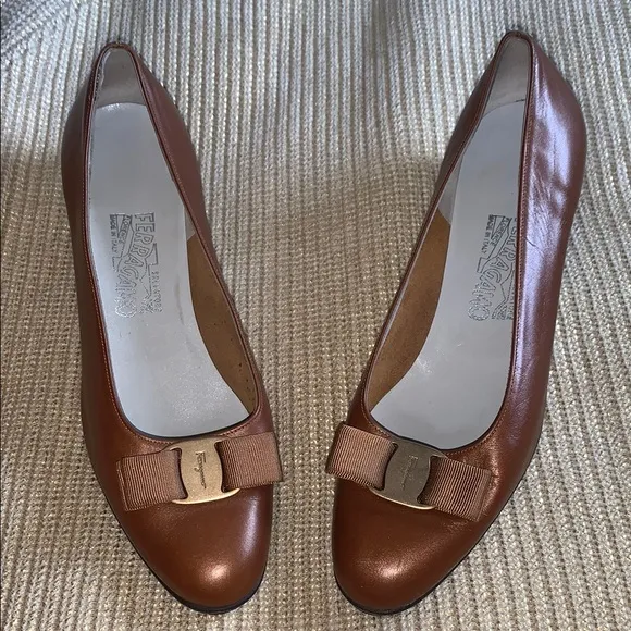 Salvatore Ferragamo  VARA. Women's Brown Leather Shoes