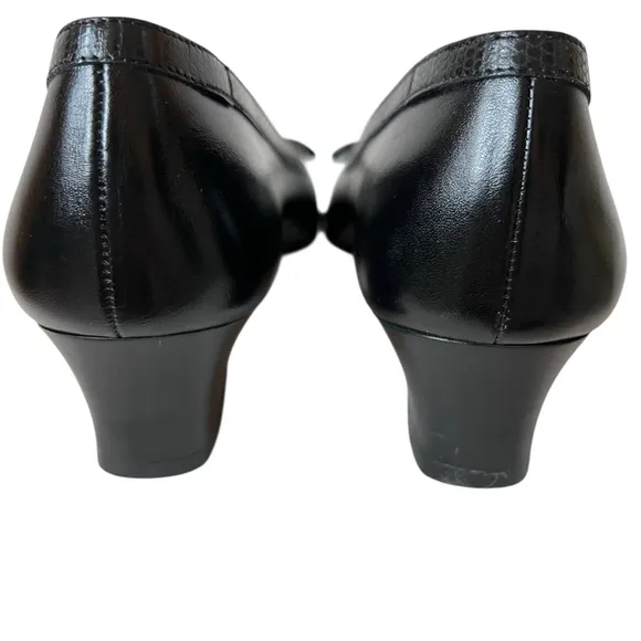 Salvatore Ferragamo Women's Black Leather Shoes size 8 AAAA new