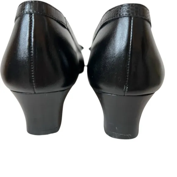 Salvatore Ferragamo Women's Black Leather Shoes size 8 AAAA new