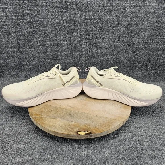 Saucony Triumph 22 Womens Size 11 Vanilla White Running Shoes S10964-145