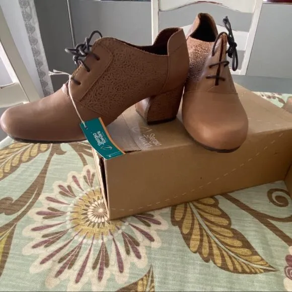 Sergio Tomani Elida Chunky Heel Shoes NEW 38 7.5