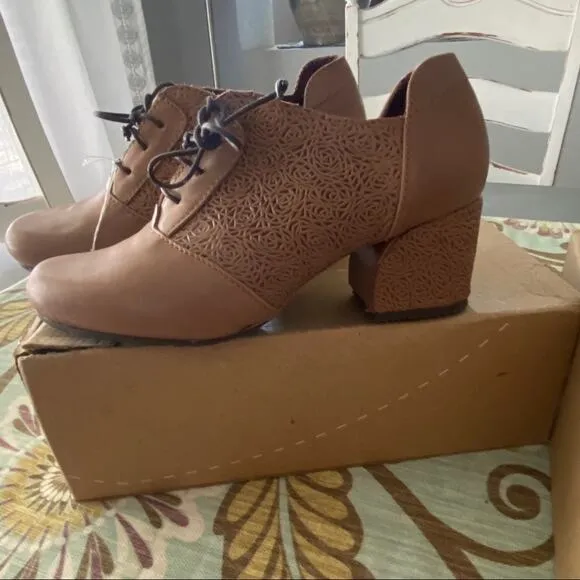 Sergio Tomani Elida Chunky Heel Shoes NEW 38 7.5
