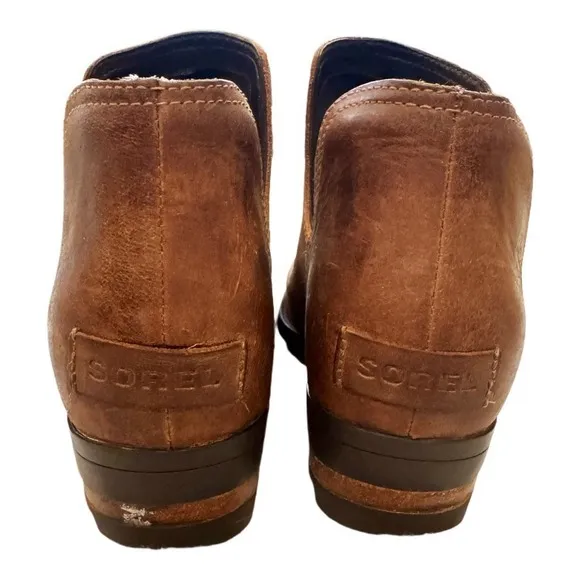 Sorel Lolla II Bootie Shoes Brown Leather Cut Out 1.5 inch Heel NL3780-242 Sz 8