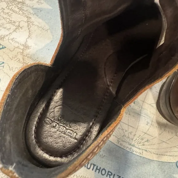 Sorel Lolla II Bootie Shoes Brown Leather Cut Out 1.5 inch Heel NL3780-242 Sz 8