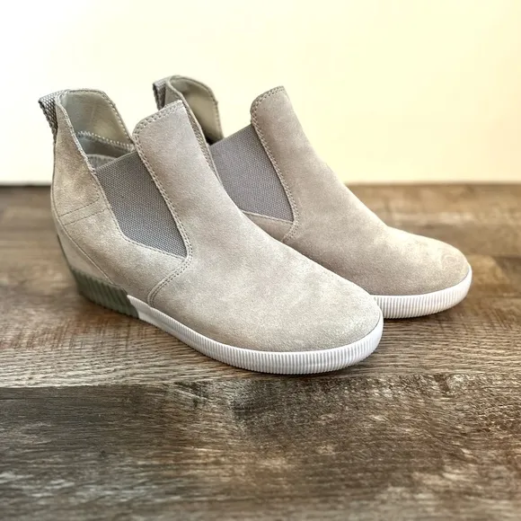 SOREL Out n About Pull On Wedge Shoes Waterproof Grey Suede Women's Size US 8.5