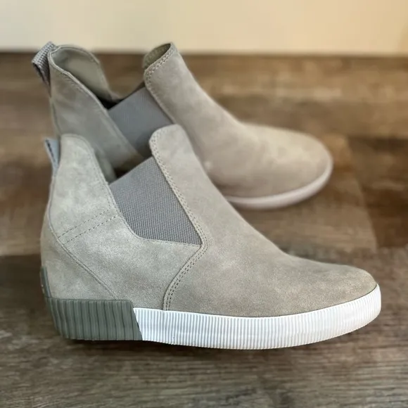 SOREL Out n About Pull On Wedge Shoes Waterproof Grey Suede Women's Size US 8.5