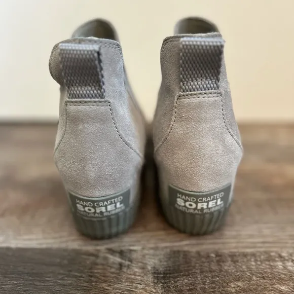 SOREL Out n About Pull On Wedge Shoes Waterproof Grey Suede Women's Size US 8.5