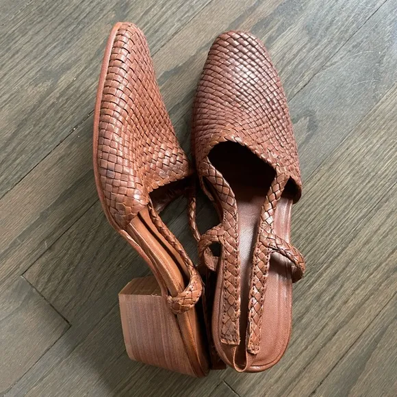 St. Agni Elegant Brown Woven Slingback Shoes