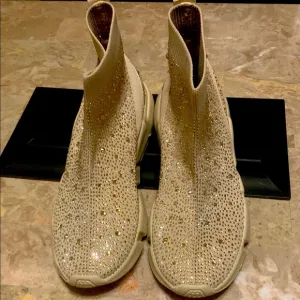 Steve Madden Elegant Beige Rhinestone Women's Shoes