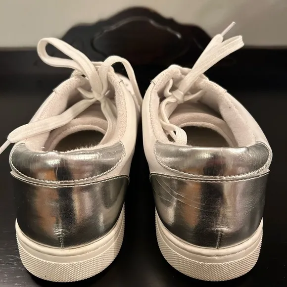 Steve Madden Rezume Sneakers, White Leather Upper Suede Accents Women's 9.5