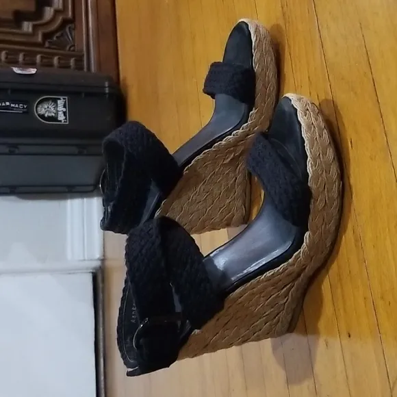 STUART WEITZMAN black crocheted espadrilles wedge modern alex
