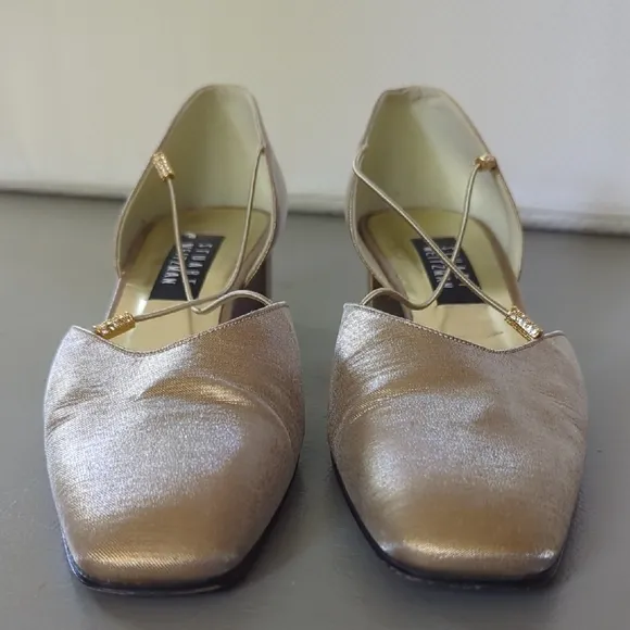 Stuart Weitzman Gold Heels size 8.5B