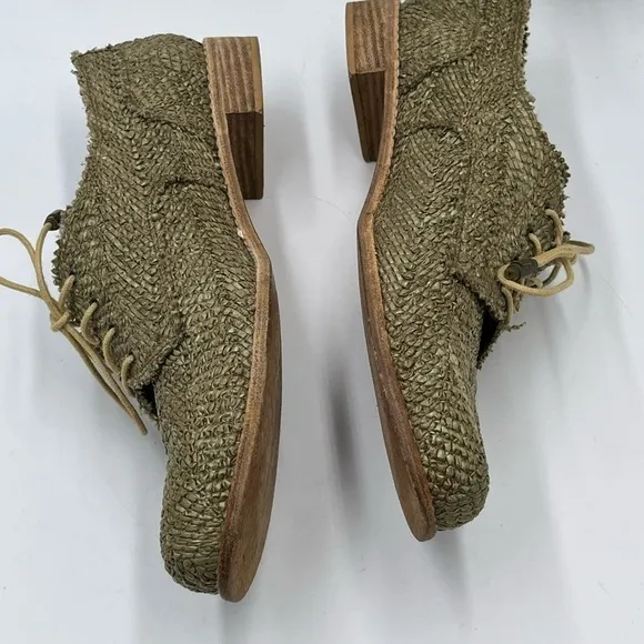 Stuart Weitzman Green Raffia Lace Up Wood Heel Oxfords Sz 39/8.5