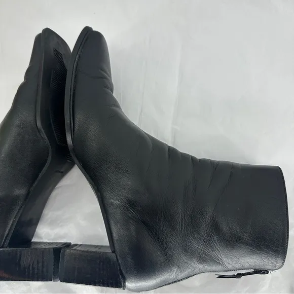 Stuart Weitzman Leather Heeled Boot