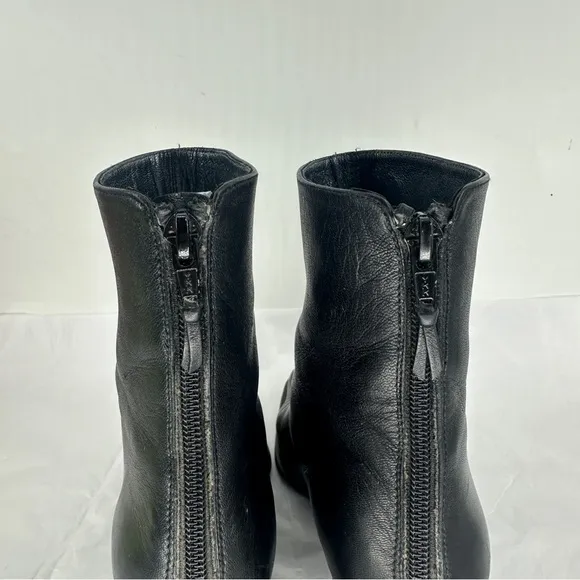 Stuart Weitzman Leather Heeled Boot