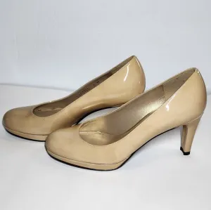 Stuart Weitzman Nude Patent Leather Heel Pump/ Size 6M
