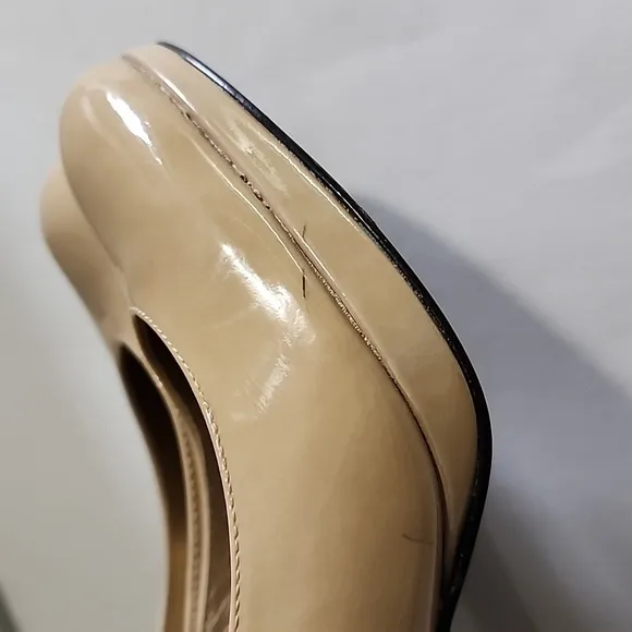 Stuart Weitzman Nude Patent Leather Heel Pump/ Size 6M