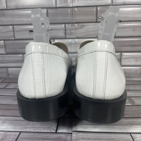 Stuart Weitzman Women's White Leather Palmer Sleek Croc-Embossed Loafer Size 10