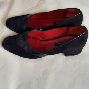 Susan Van Der Linde SVDL Zoe.01, black suede pump Sz 37.5. Preowned