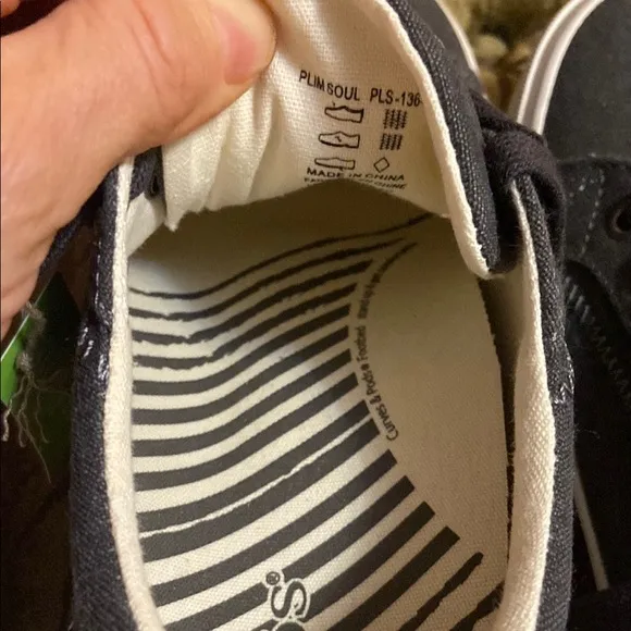 Taos Footwear Women's Black/dk Gray Canvas Sneakers 8.5 NWT