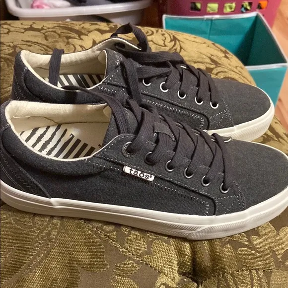 Taos Footwear Women's Black/dk Gray Canvas Sneakers 8.5 NWT