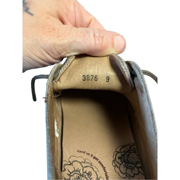 Taos Jive 2 Oxford Leather Shoes Womens Size 9 Taupe Tan Lace Up Heeled Boho