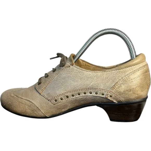 Taos Jive 2 Oxford Leather Shoes Womens Size 9 Taupe Tan Lace Up Heeled Boho