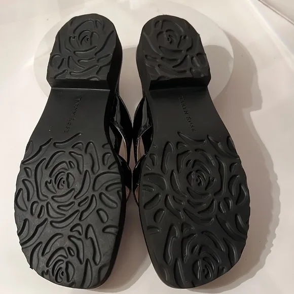 Taryn Rose Traveler Black Patent Leather Shoes Size 6