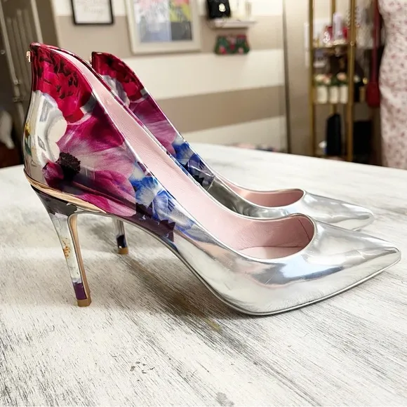 Ted Baker Savei Metallic Silver Floral Pumps heels size 39