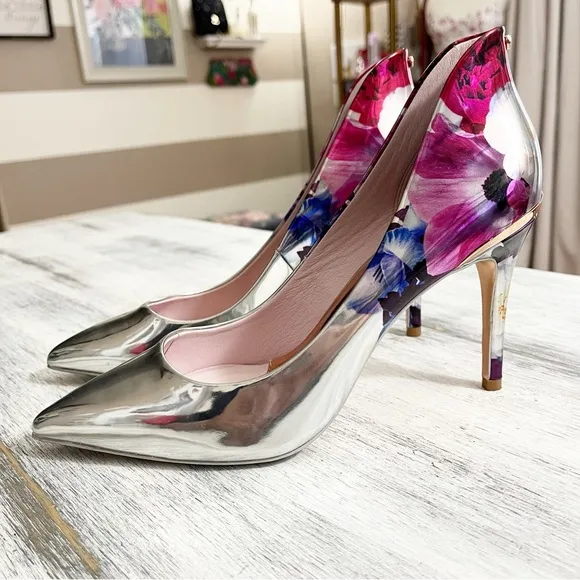 Ted Baker Savei Metallic Silver Floral Pumps heels size 39