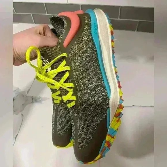 The North Face Women's VECTIV Escape Knit Trail Shoes Size 7
