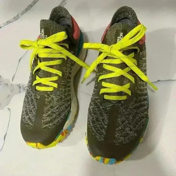 The North Face Women's VECTIV Escape Knit Trail Shoes Size 7