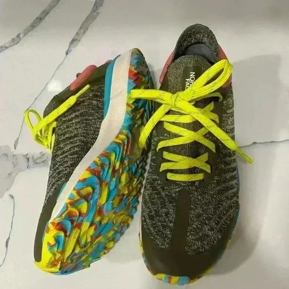 The North Face Women's VECTIV Escape Knit Trail Shoes Size 7
